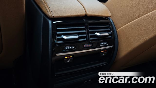 BMW 5-Series 2020 — photo 23