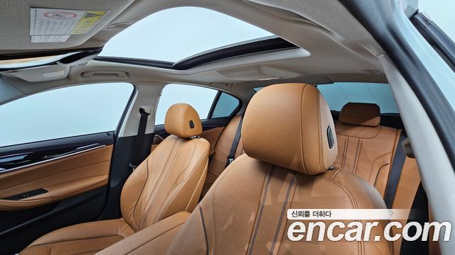 BMW 5-Series 2020 — photo 24