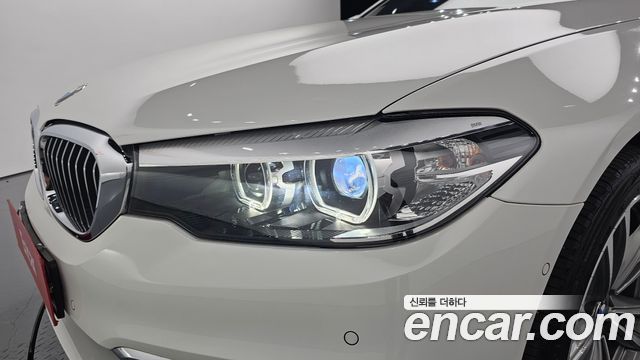 BMW 5-Series 2020 — photo 8