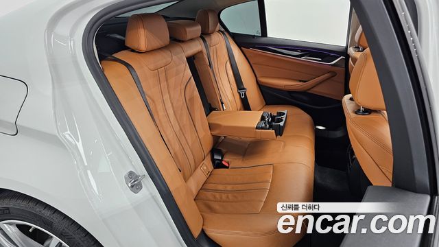BMW 5-Series 2020 — photo 16