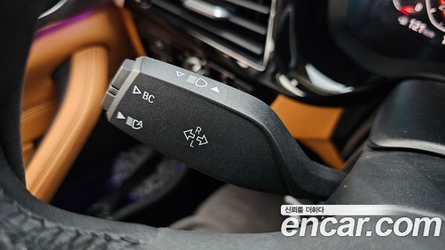 BMW 5-Series 2020 — photo 31