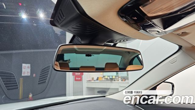 BMW 5-Series 2020 — photo 32