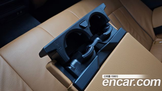 BMW 5-Series 2020 — photo 33