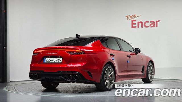 Kia Stinger 2023 — photo 2