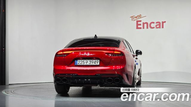 Kia Stinger 2023 — photo 4