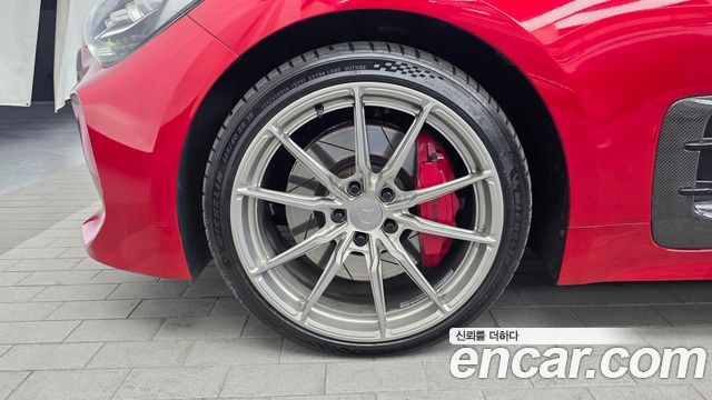 Kia Stinger 2023 — photo 5