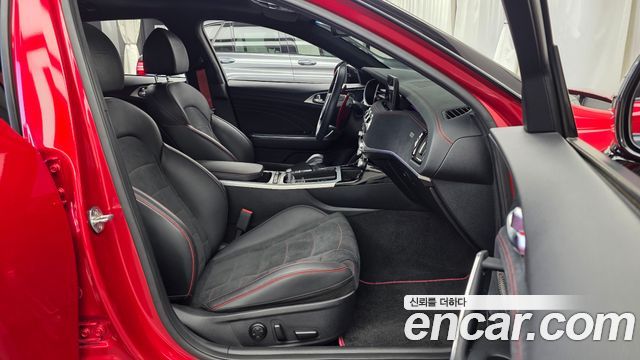 Kia Stinger 2023 — photo 17