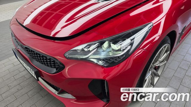 Kia Stinger 2023 — photo 8