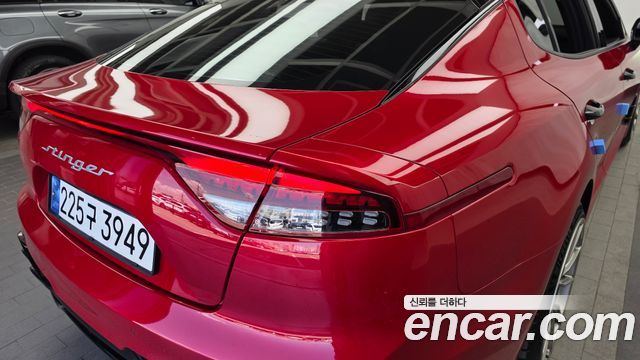 Kia Stinger 2023 — photo 9