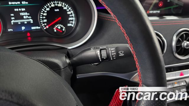 Kia Stinger 2023 — photo 30