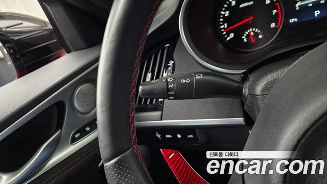 Kia Stinger 2023 — photo 31
