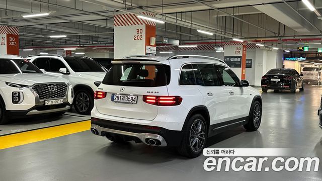 Mercedes-Benz GLB-Class 2025 — photo 4