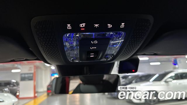 Mercedes-Benz GLB-Class 2025 — photo 11