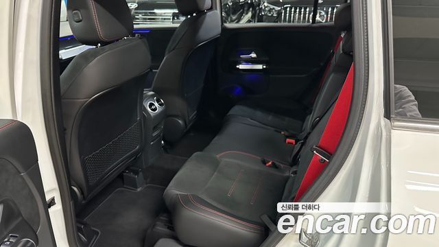 Mercedes-Benz GLB-Class 2025 — photo 13