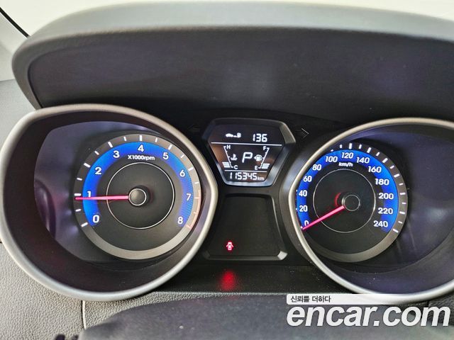 Hyundai AVANTE 2015 — photo 8