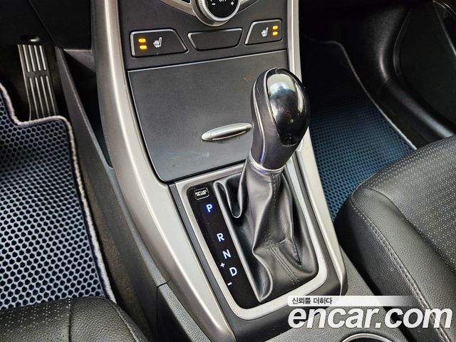 Hyundai AVANTE 2015 — photo 9