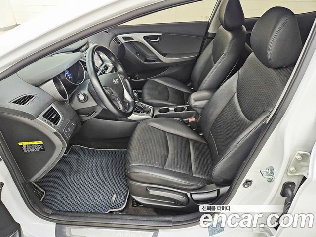 Hyundai AVANTE 2015 — photo 10