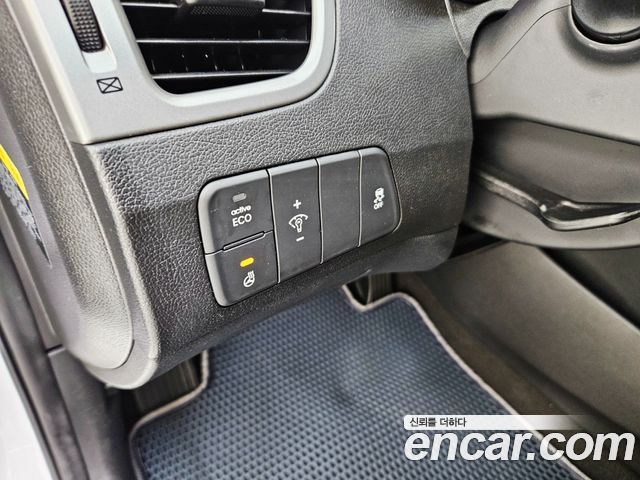 Hyundai AVANTE 2015 — photo 15