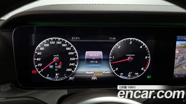 Mercedes-Benz CLS-Class 2019 — photo 11