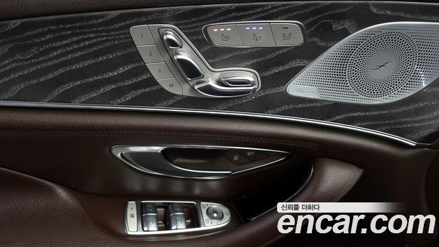 Mercedes-Benz CLS-Class 2019 — photo 26