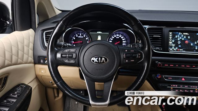 Kia Canival 2020 — photo 18