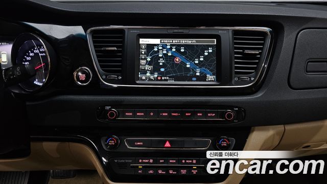 Kia Canival 2020 — photo 19
