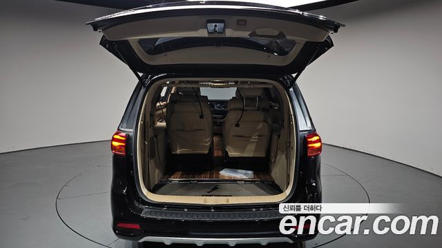 Kia Canival 2020 — photo 26