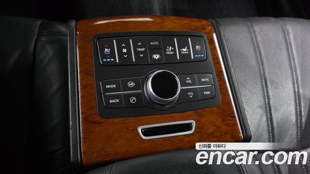 Hyundai Equus 2012 — photo 18