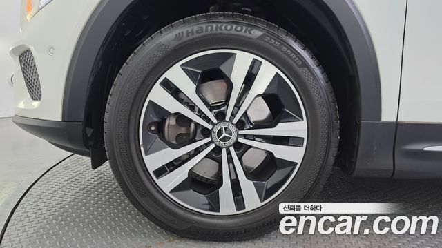 Mercedes-Benz GLB-Class 2022 — photo 5