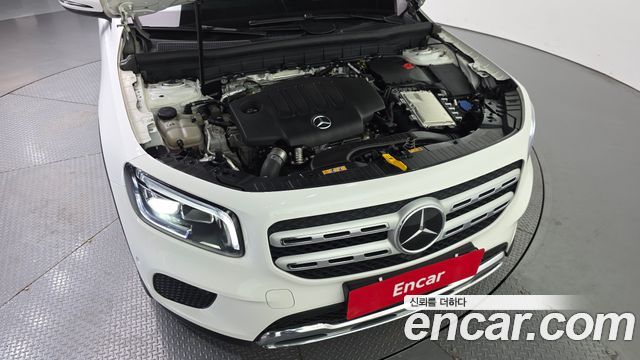Mercedes-Benz GLB-Class 2022 — photo 6