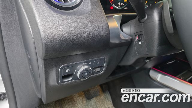 Mercedes-Benz GLB-Class 2022 — photo 18