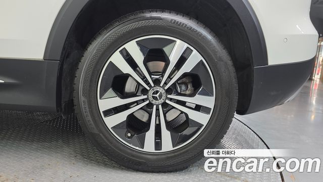 Mercedes-Benz GLB-Class 2022 — photo 7
