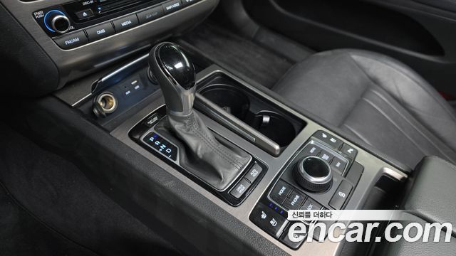 Hyundai Genesis 2016 — photo 9