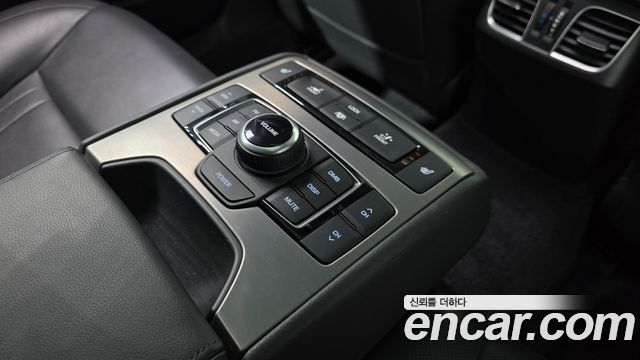 Hyundai Genesis 2016 — photo 18