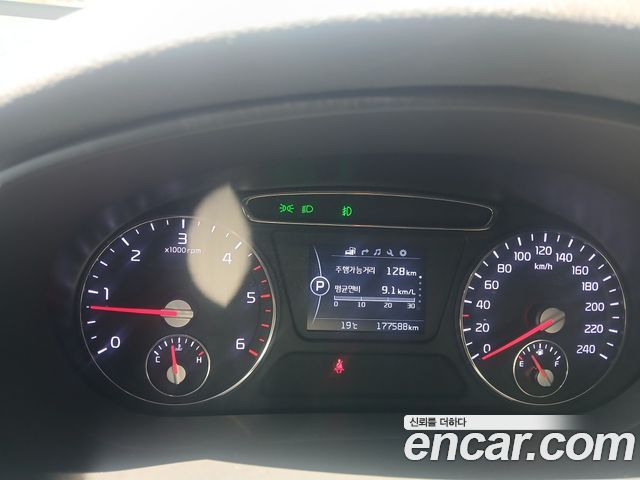Kia Sorento 2016 — photo 18