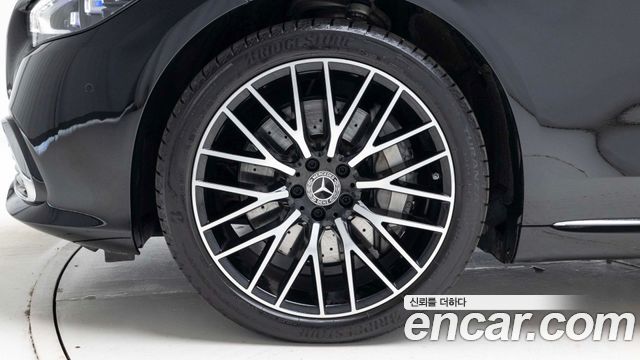 Mercedes-Benz S-Class 2026 — photo 5