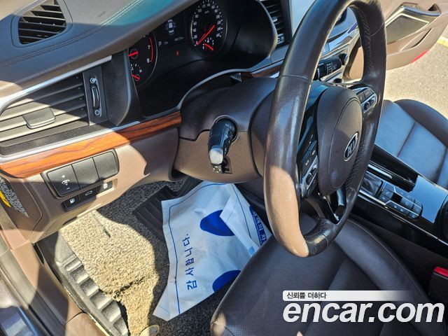 Kia K7 2016 — photo 14