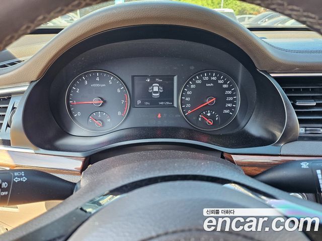 Kia K7 2016 — photo 15
