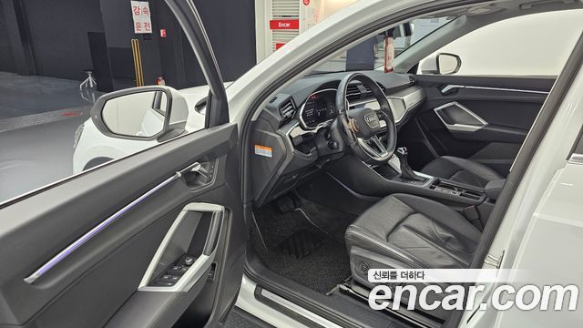 Audi Q3 2020 — photo 13