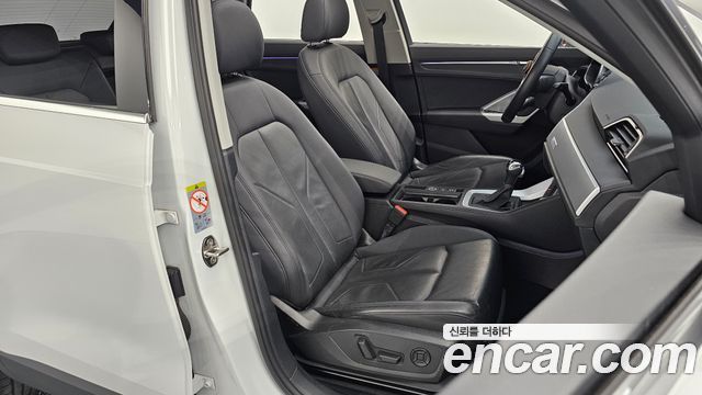 Audi Q3 2020 — photo 18