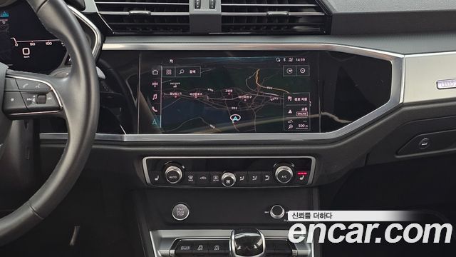Audi Q3 2020 — photo 20