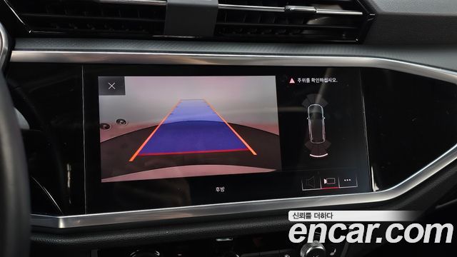 Audi Q3 2020 — photo 21