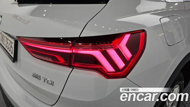 Audi Q3 2020 — photo 9