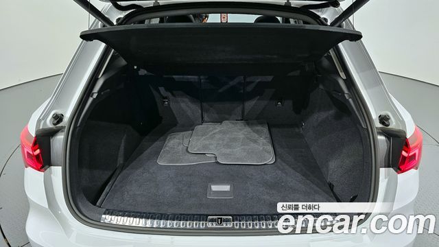 Audi Q3 2020 — photo 29