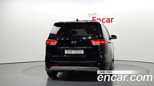 Kia Canival 2017 — photo 4