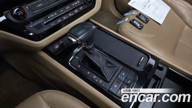 Kia Canival 2017 — photo 12