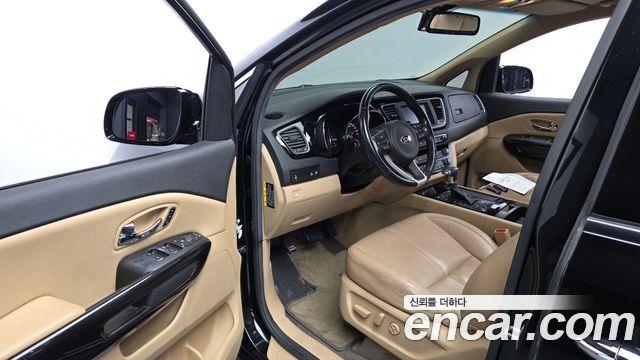 Kia Canival 2017 — photo 13