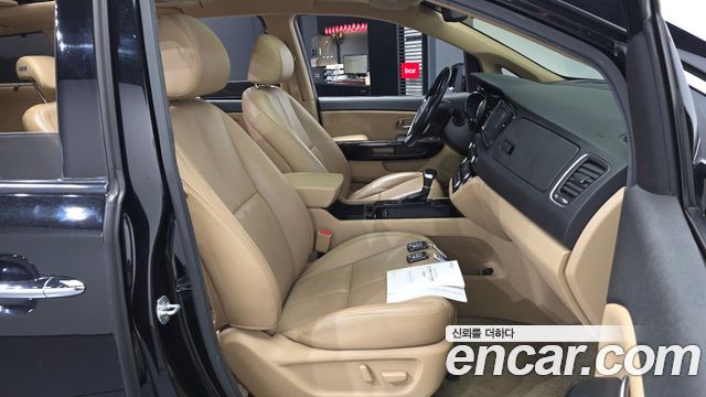 Kia Canival 2017 — photo 17