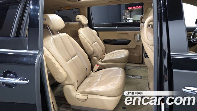 Kia Canival 2017 — photo 18