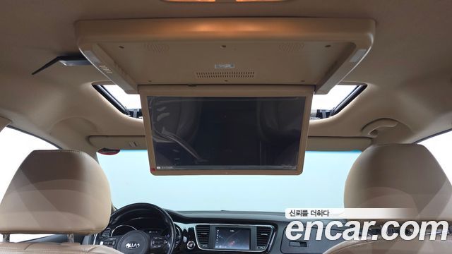 Kia Canival 2017 — photo 24